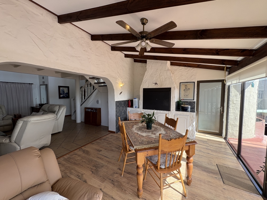 4 Bedroom Property for Sale in Pearl Bay Western Cape